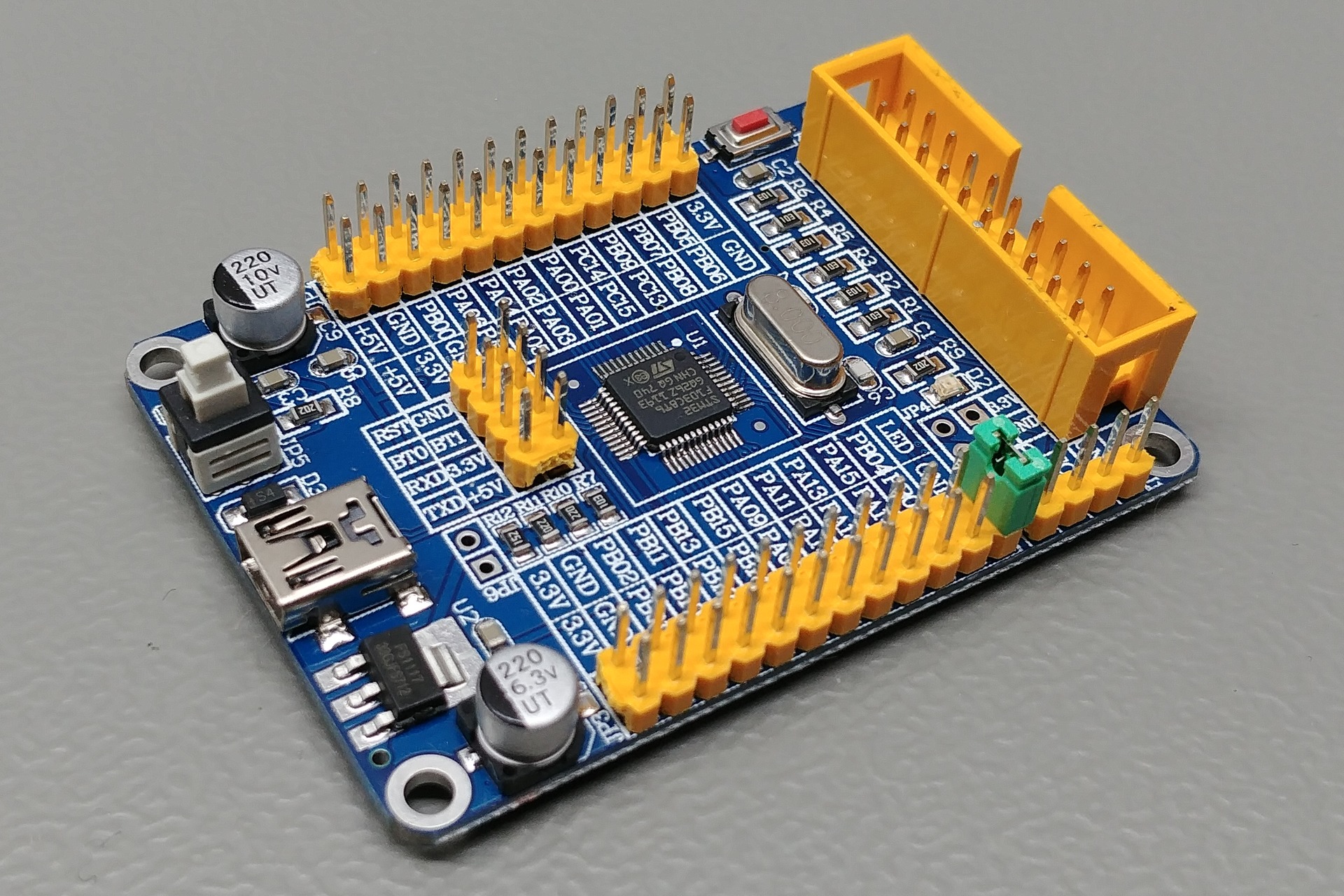 Picture of the STM32FxCxT6 Board V5.02