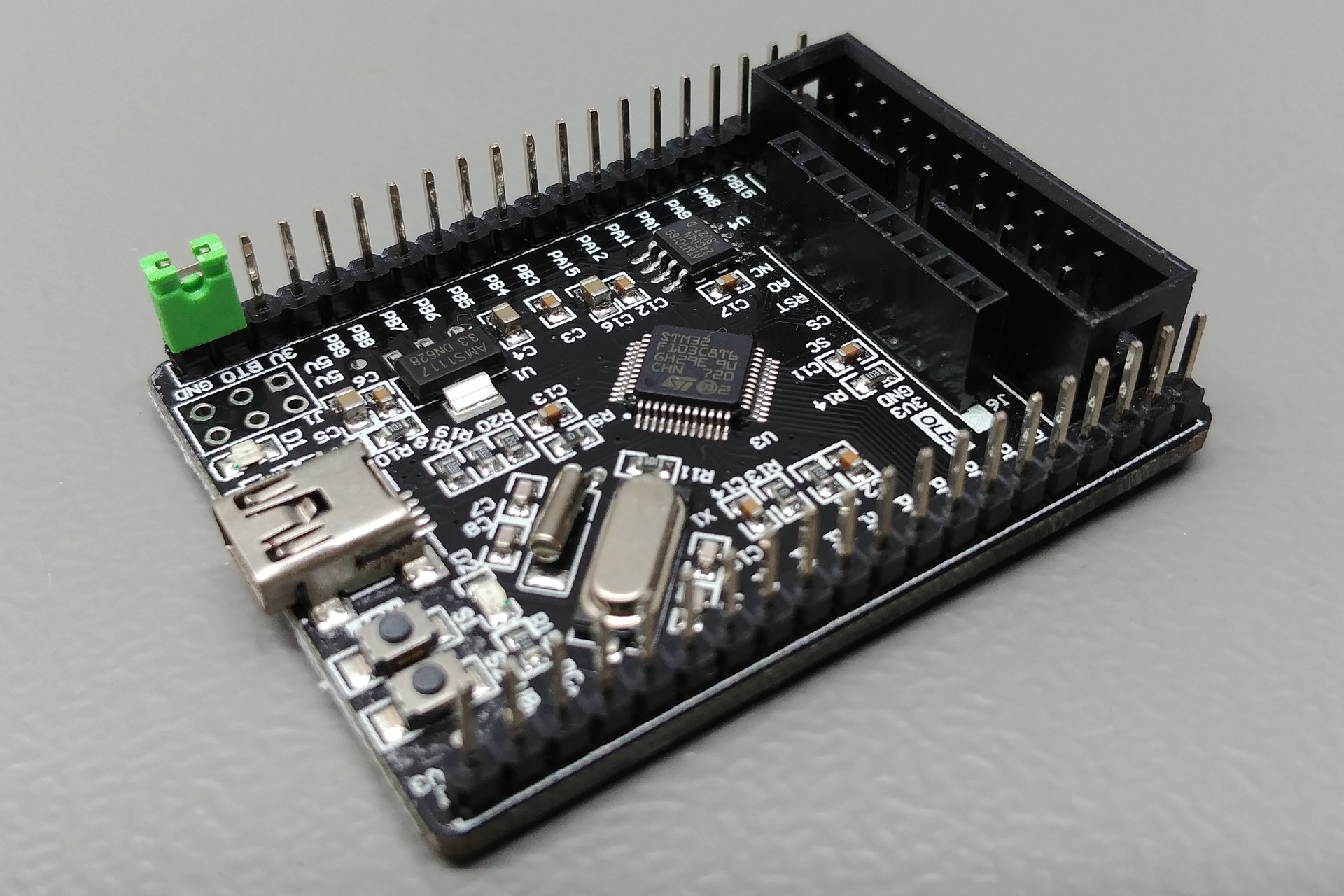 Picture of the STM32 Smart V2.0