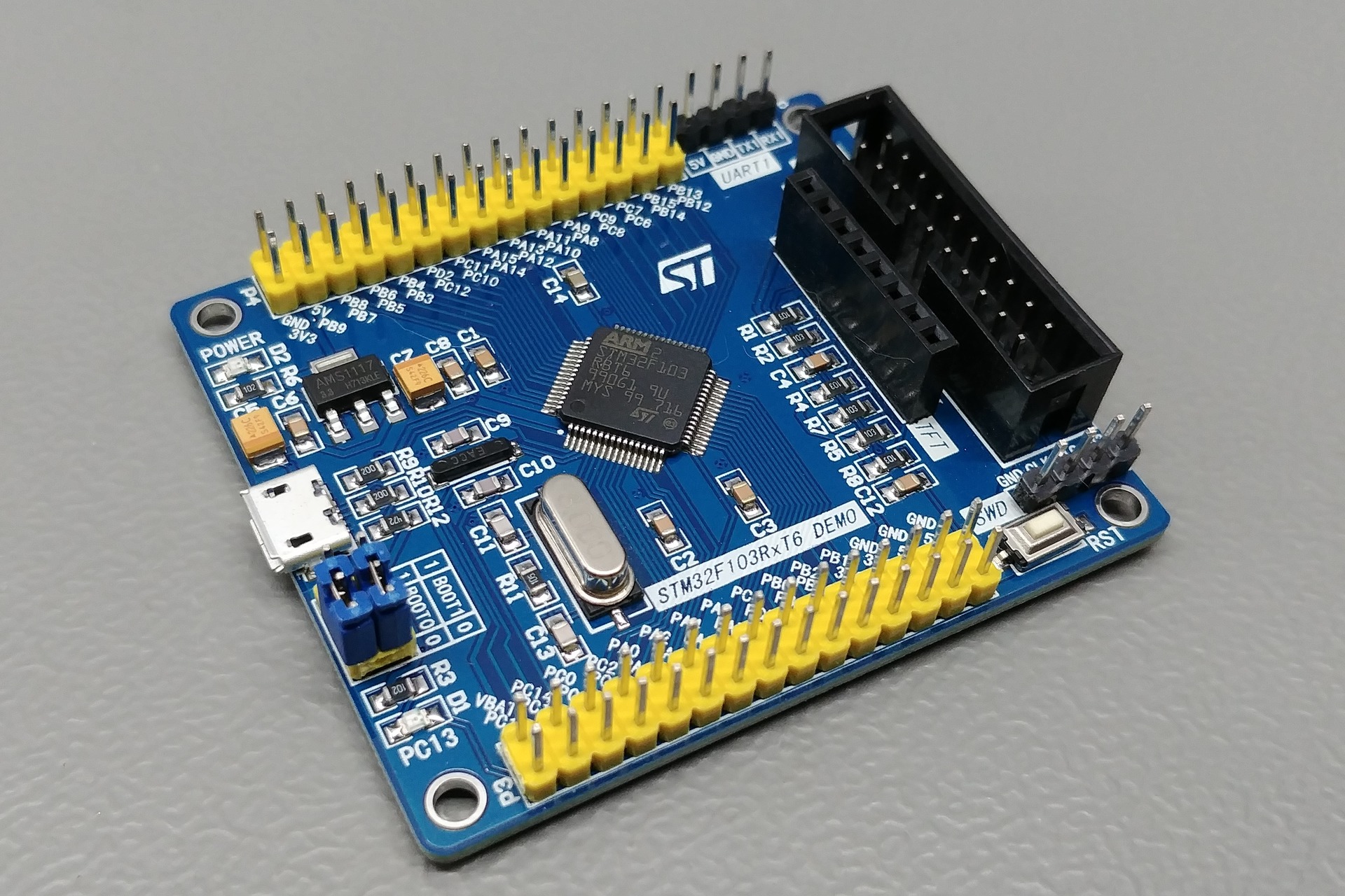 STM32F103RxT6 DEMO: Perspective view