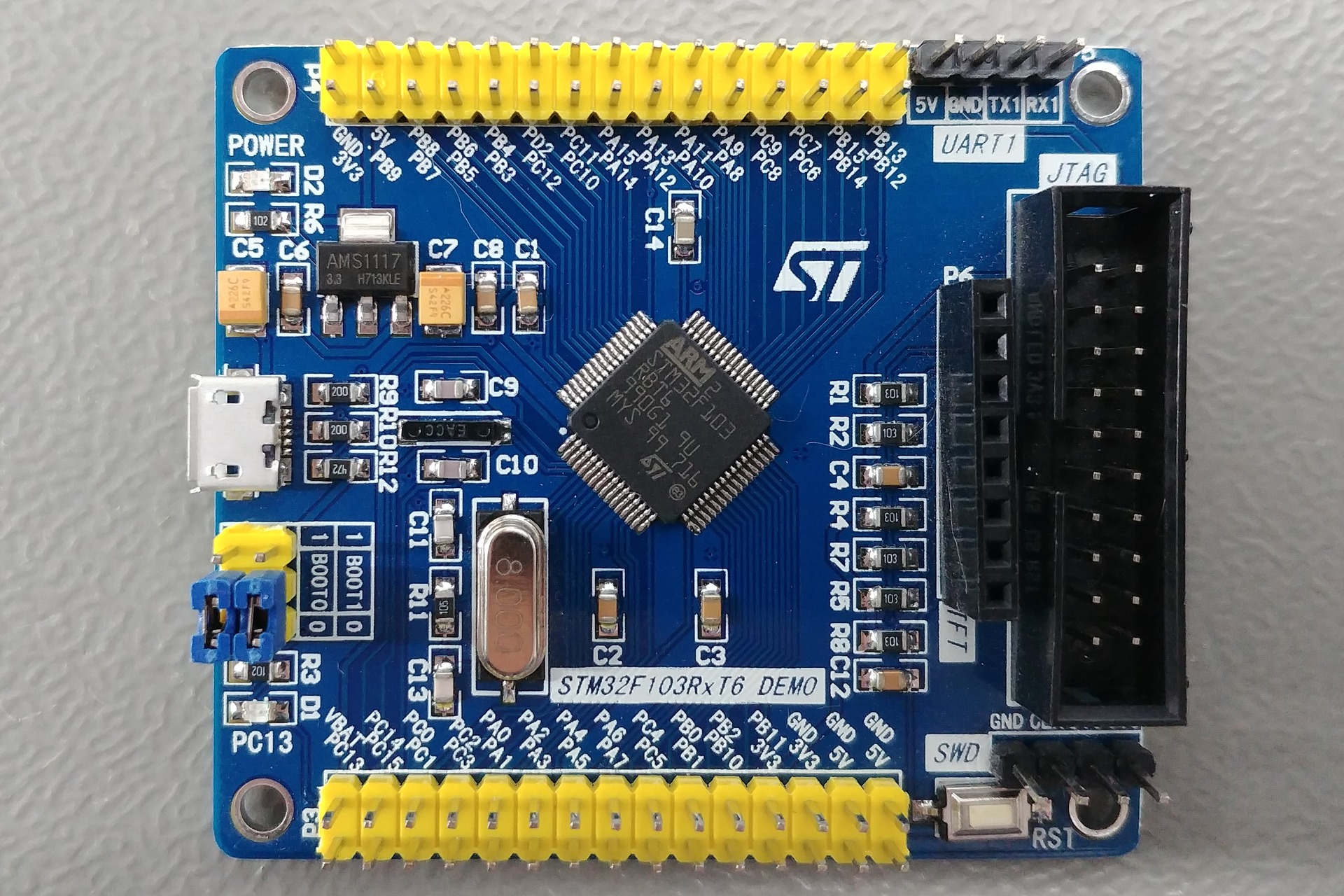 STM32F103RxT6 DEMO: Top view
