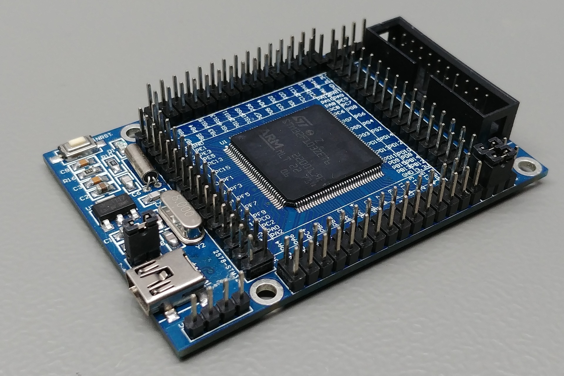 Picture of the LC Technology STM32F103ZET6