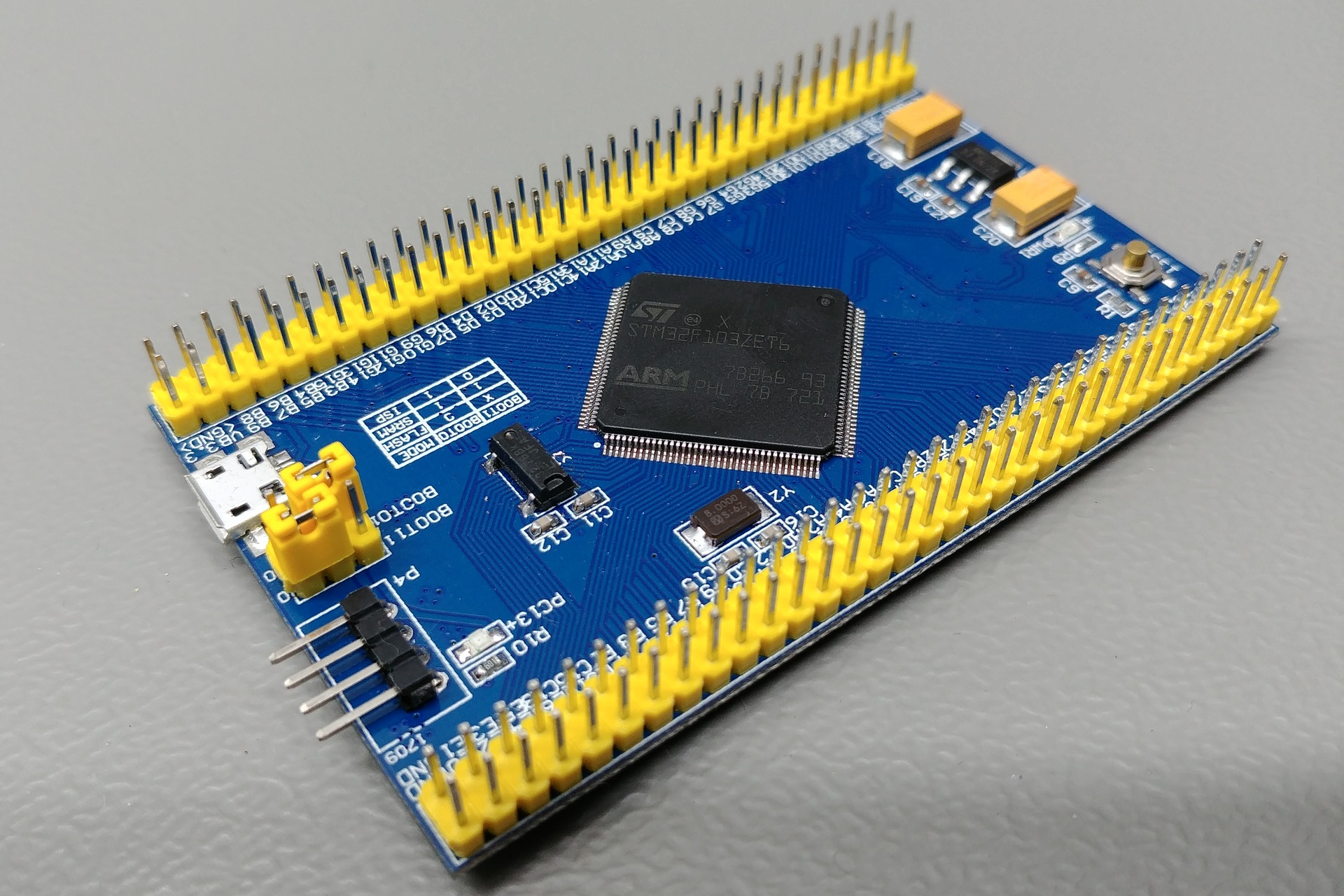 Picture of the vcc-gnd.com STM32F103ZET6