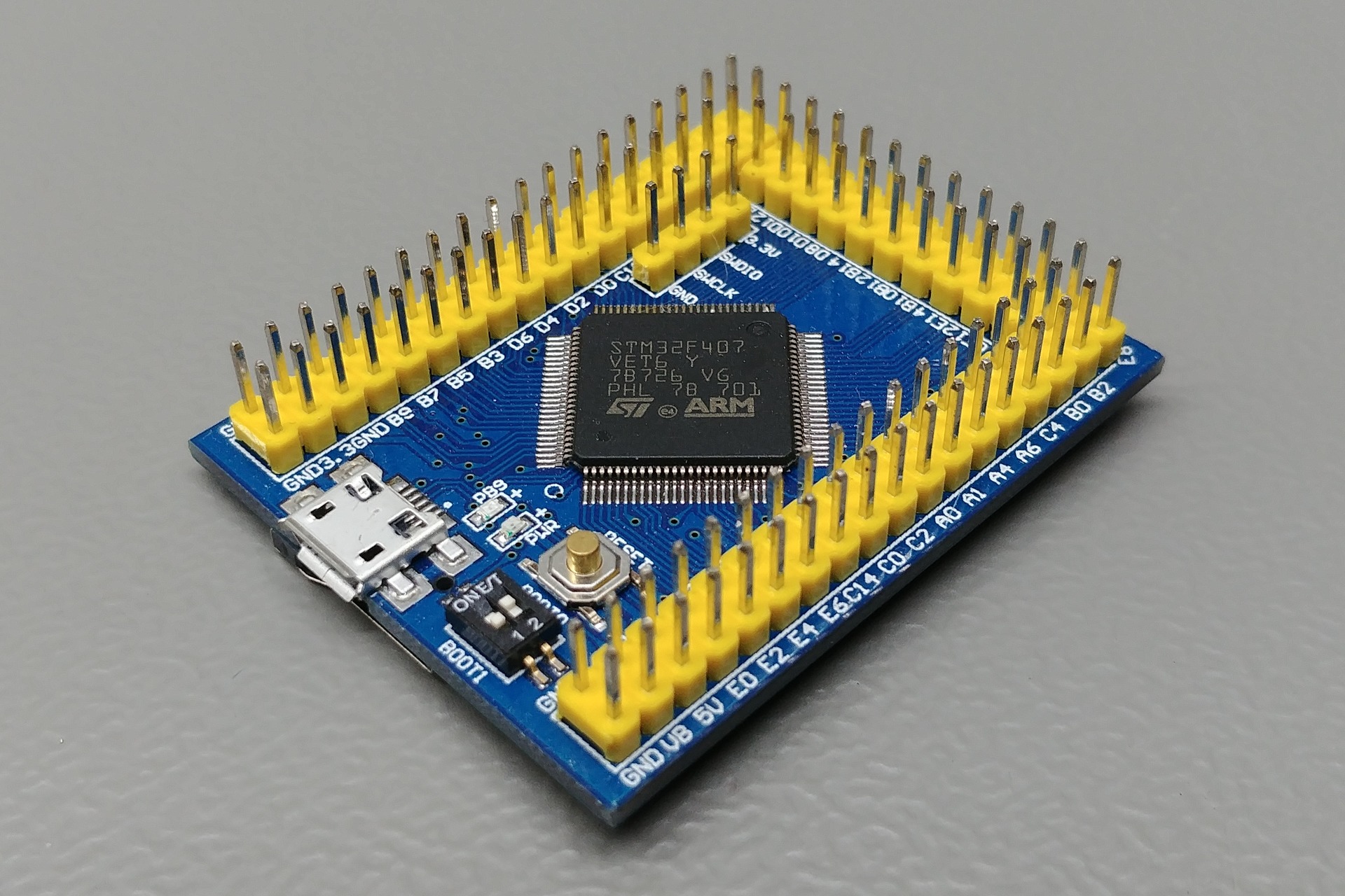Picture of the vcc-gnd.com STM32F407VET6 mini